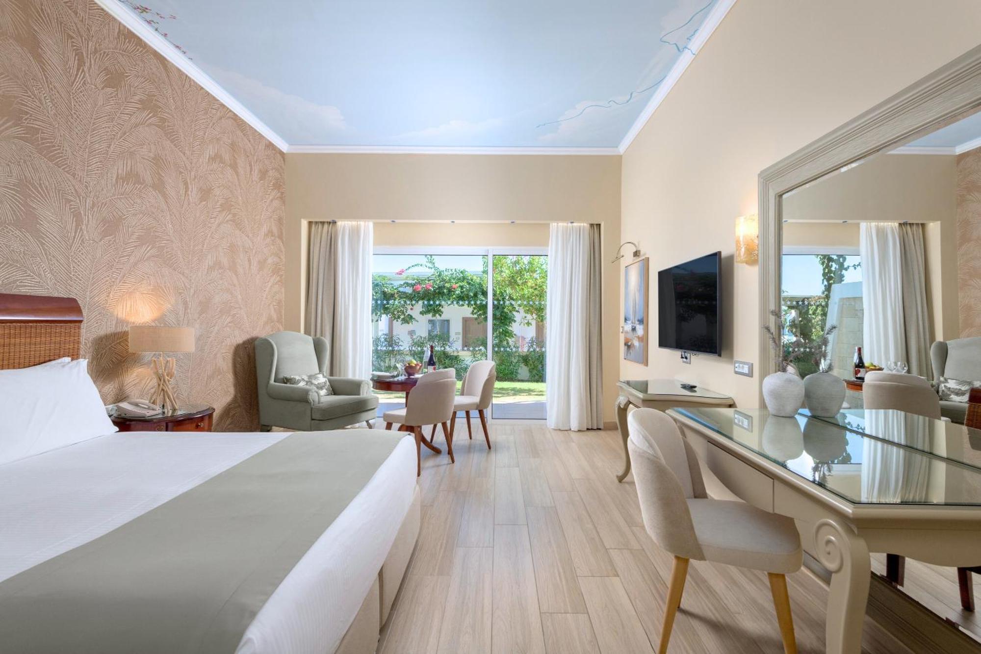 Deluxe Double Room Garden View 2